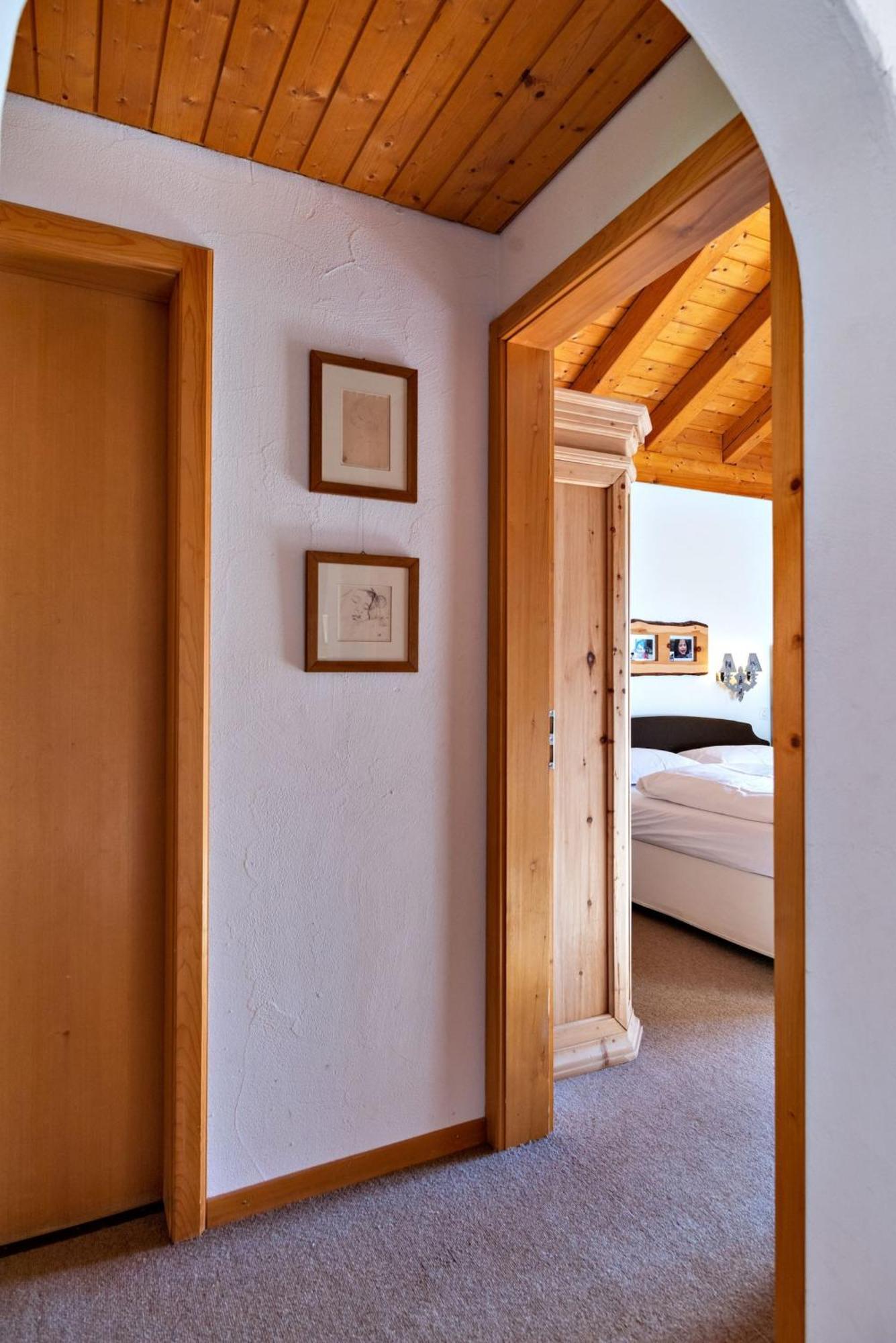 Ferienwohnung Chesa Panorama B - La Punt Exterior foto