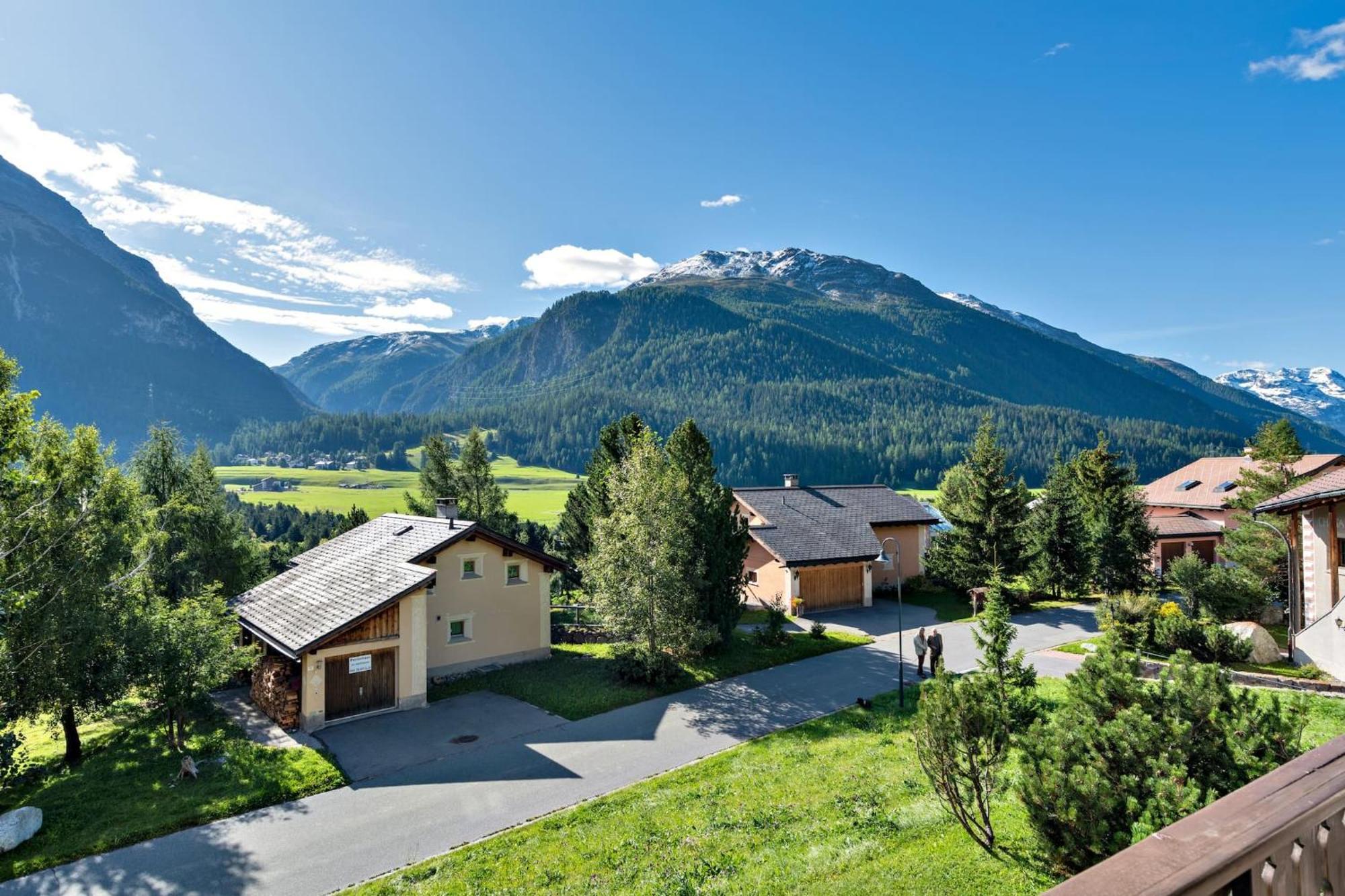 Ferienwohnung Chesa Panorama B - La Punt Exterior foto